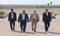 ورود دکتر مهدی چمران به بندرعباس با استقبال رسمی مسئولان شهری