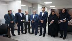 دیدار و تقدیر شهردار ،رییس و اعضای شورای اسلامی شهر بندرعباس از مدیریت و پرسنل مرکز بهداشت استان و شهرستان به مناسبت روز جهانی سلامت