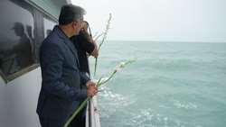 محل شهادت مسافران پرواز ۶۵۵ گلباران شد